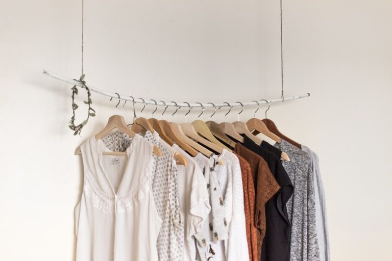 7 Tops for Women that Every Girl Needs to buy